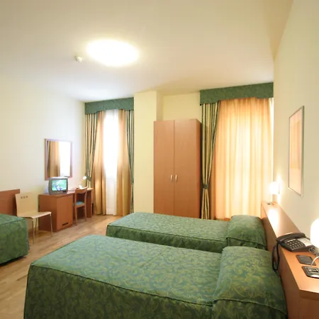 Hotel Dama 3*