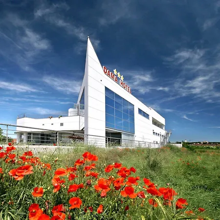 Dama Hotel 3*