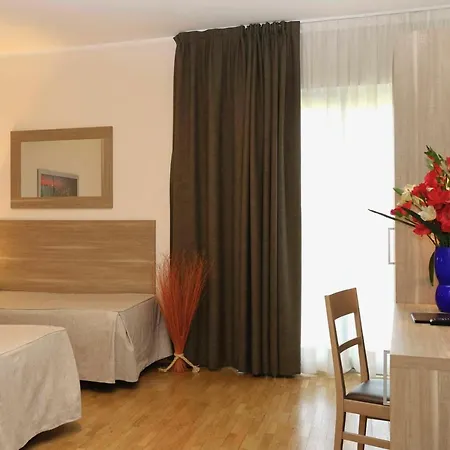 Hotel Dama 3*