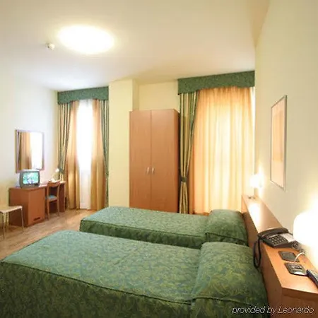 Hotel Dama 3*