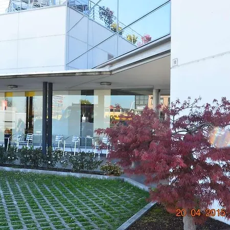 Dama Hotel 3*